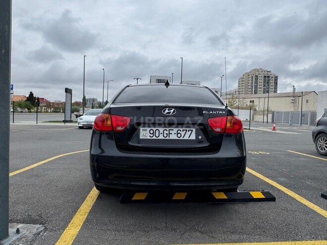Hyundai Elantra-3