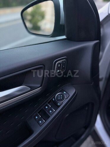 Ford Escape-17