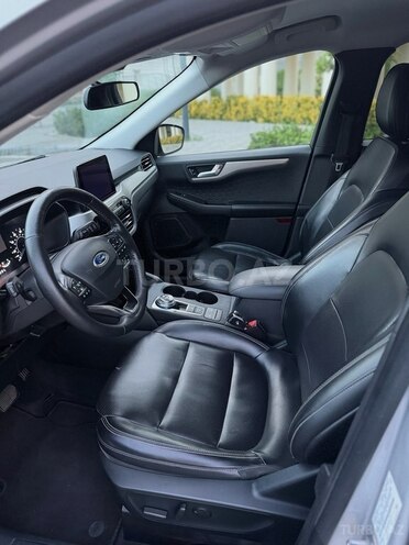 Ford Escape-13
