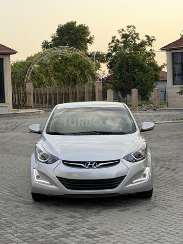 Hyundai Elantra-1
