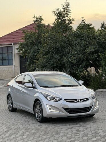 Hyundai Elantra-2