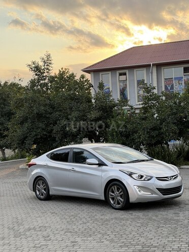 Hyundai Elantra-3