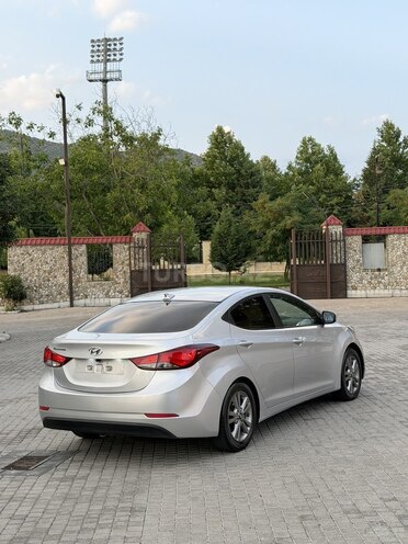 Hyundai Elantra-5