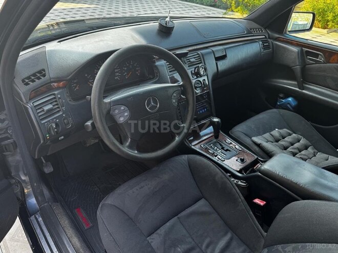 Mercedes E 200-3