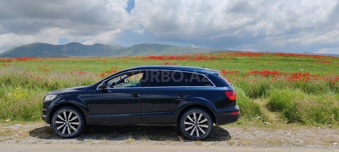 Audi Q7-15