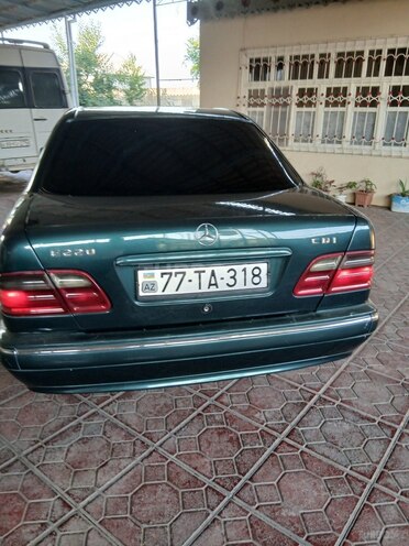 Mercedes E 220-18