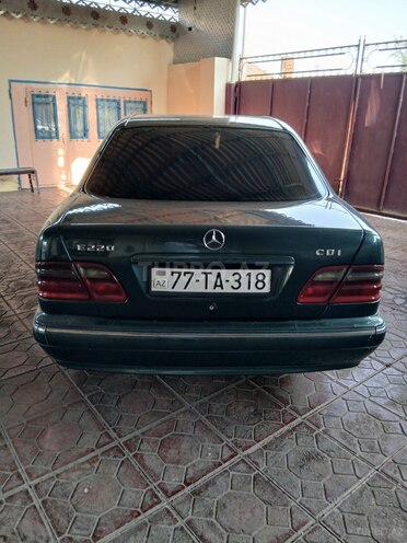 Mercedes E 220-20