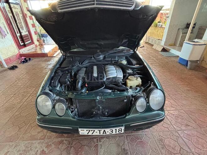 Mercedes E 220-13
