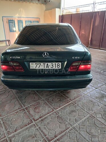 Mercedes E 220-16