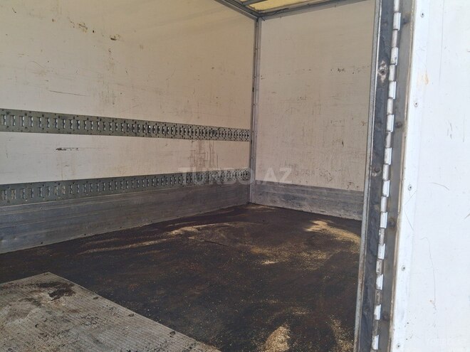 Ford Transit-13