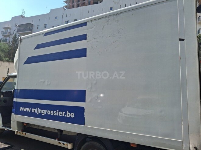 Ford Transit-3