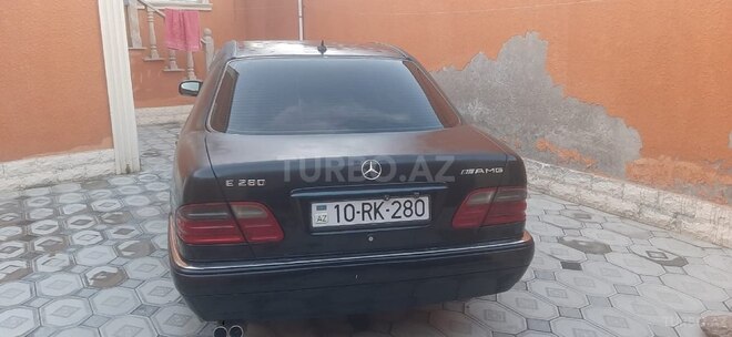 Mercedes E 280-4