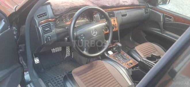 Mercedes E 280-2