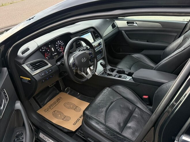 Hyundai Sonata-11