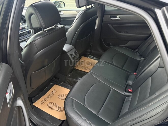 Hyundai Sonata-12