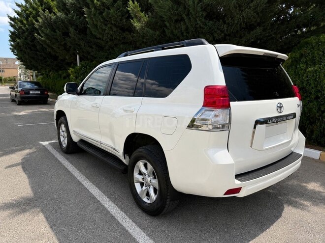 Toyota Land Cruiser Prado-4