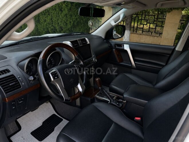 Toyota Land Cruiser Prado-7
