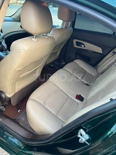 Chevrolet Cruze-16