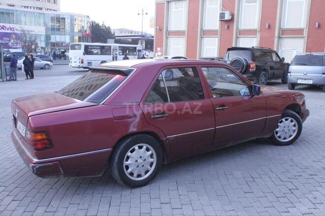 Mercedes 220 E-5
