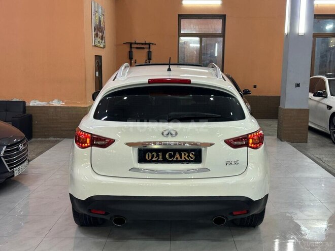 Infiniti FX35-3