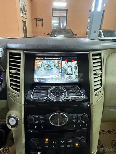 Infiniti FX35-12
