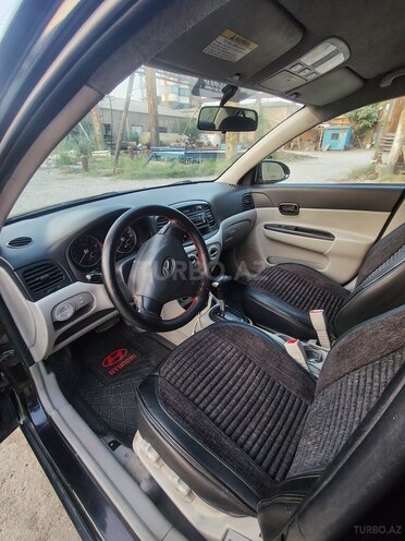 Hyundai Accent-6
