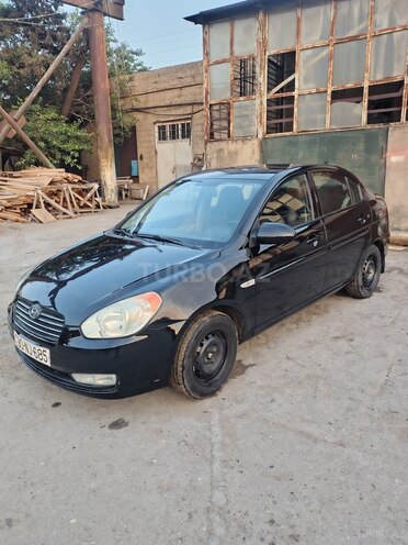 Hyundai Accent-2