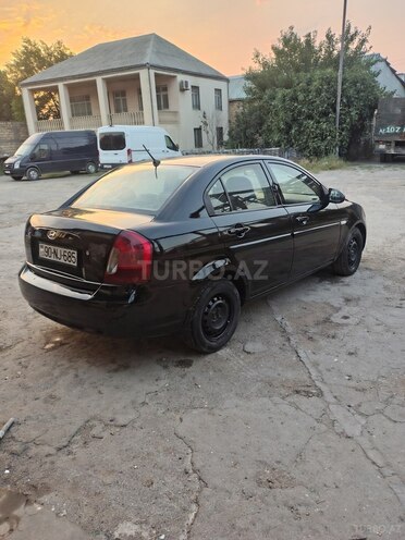 Hyundai Accent-5