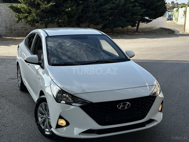 Hyundai Accent-1