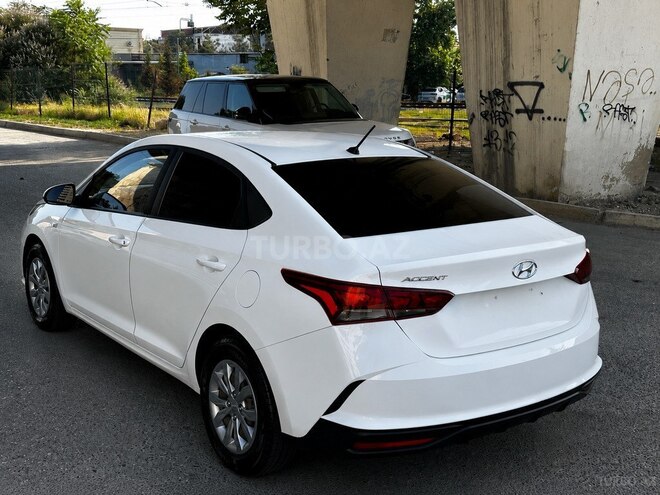 Hyundai Accent-9