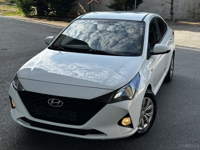 Hyundai Accent-2