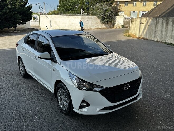 Hyundai Accent-6