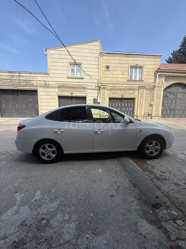 Hyundai Elantra-6