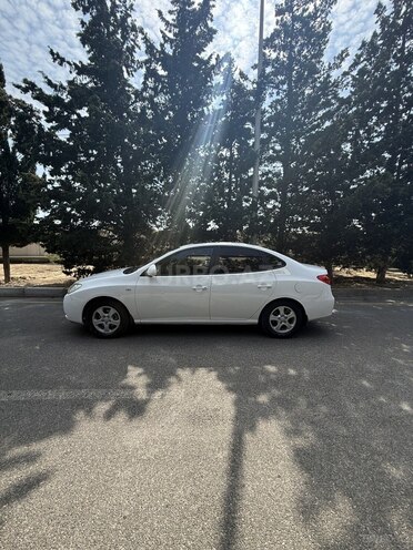 Hyundai Elantra-10