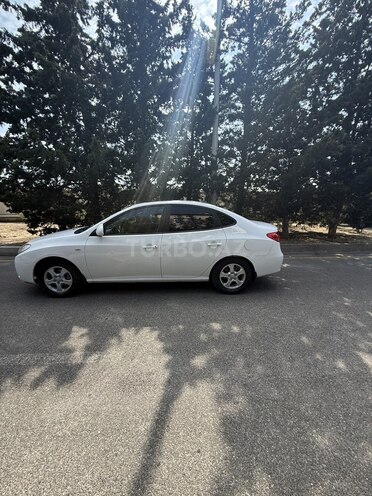Hyundai Elantra-11