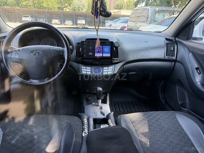 Hyundai Elantra-8