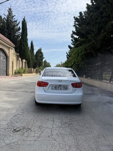 Hyundai Elantra-2
