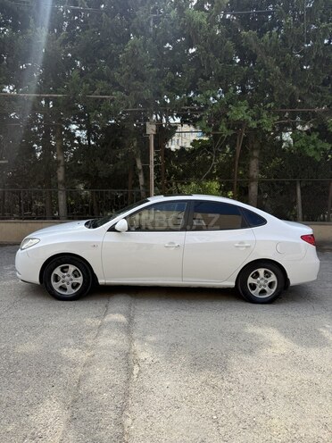 Hyundai Elantra-4