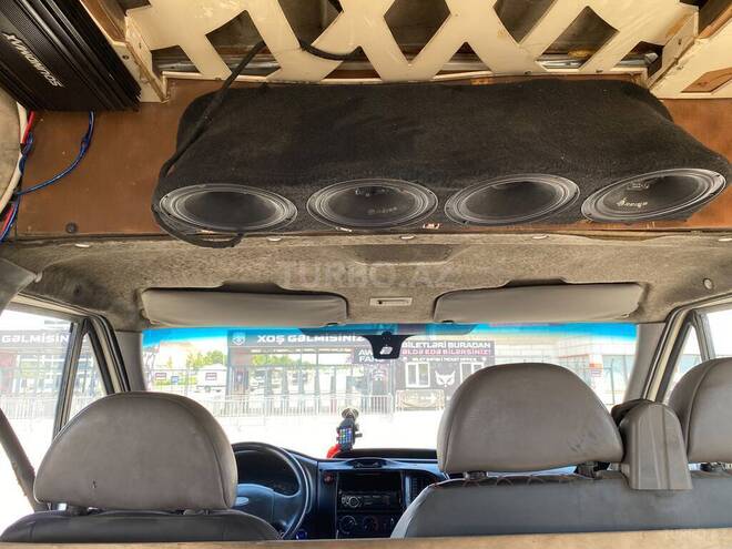 Ford Transit-4