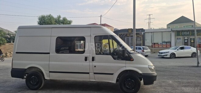 Ford Transit-9