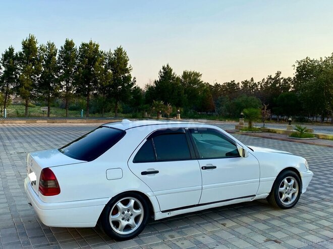 Mercedes C 180-9