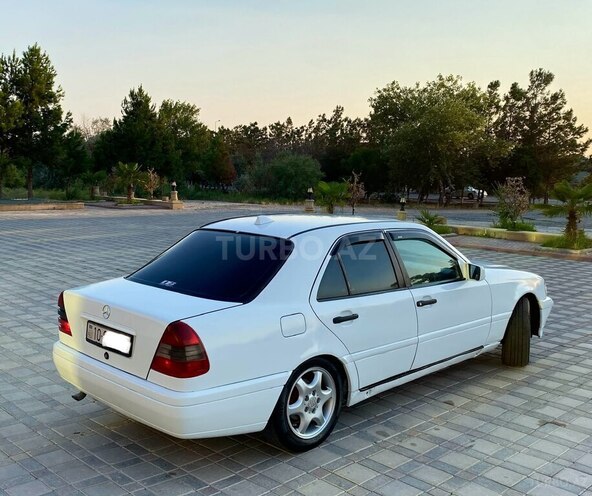 Mercedes C 180-7