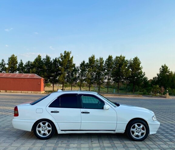 Mercedes C 180-10