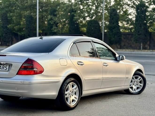 Mercedes E 200-10