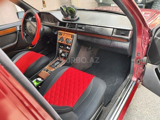Mercedes 220 E-6