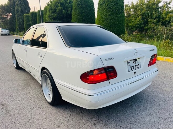 Mercedes E 320-4