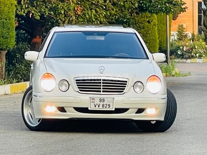 Mercedes E 320-9