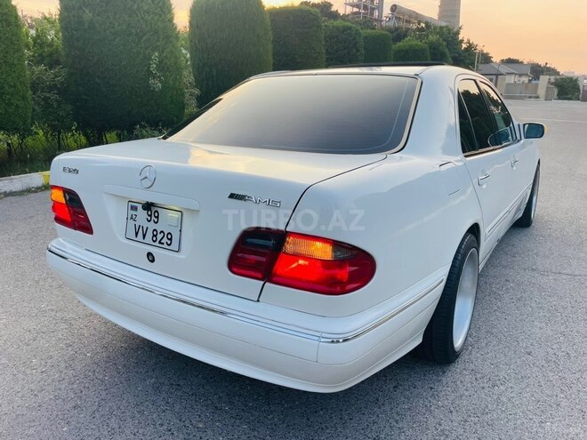 Mercedes E 320-6