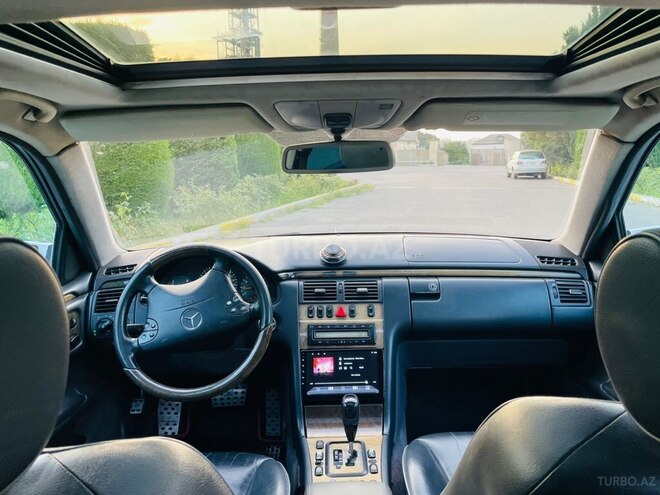 Mercedes E 320-18