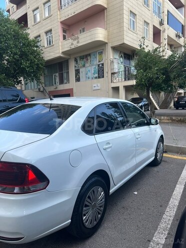 Volkswagen Polo-5